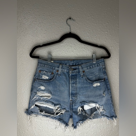 Levi's Premium 501 Button Fly W26 Light Blue Women Jean Shorts Frayed Distressed - Picture 2 of 8